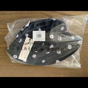 Alice + Olivia Reversible bucket hat